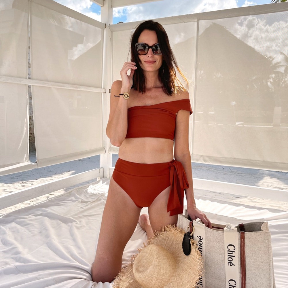 Tularosa Omni Top and Bottom in Maraschino